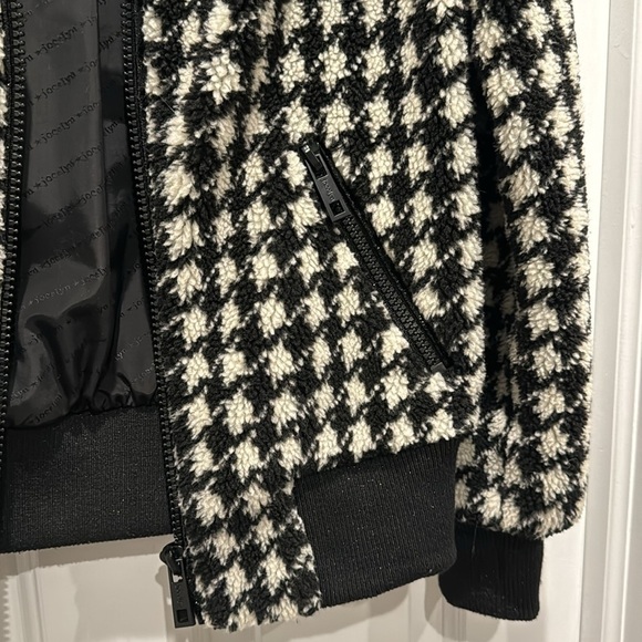 Jocelyn Sherpa faux fur bomber jacket houndstooth with collar size small black - Picture 5 of 9